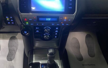 Toyota Land Cruiser Prado 150 рестайлинг 2, 2018 год, 5 600 000 рублей, 9 фотография