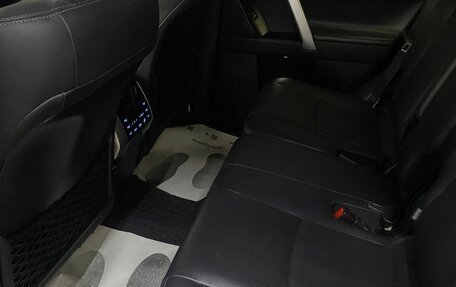 Toyota Land Cruiser Prado 150 рестайлинг 2, 2018 год, 5 600 000 рублей, 14 фотография