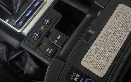 Toyota Land Cruiser Prado 150 рестайлинг 2, 2018 год, 5 600 000 рублей, 12 фотография