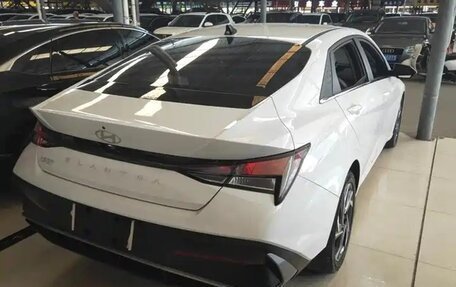 Hyundai Elantra, 2022 год, 1 390 000 рублей, 4 фотография