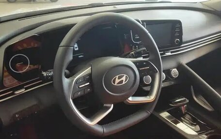 Hyundai Elantra, 2022 год, 1 390 000 рублей, 7 фотография