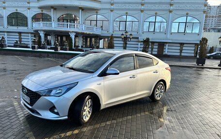 Hyundai Solaris II рестайлинг, 2021 год, 1 450 000 рублей, 2 фотография