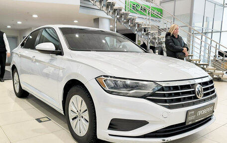 Volkswagen Jetta VI, 2018 год, 1 650 000 рублей, 3 фотография