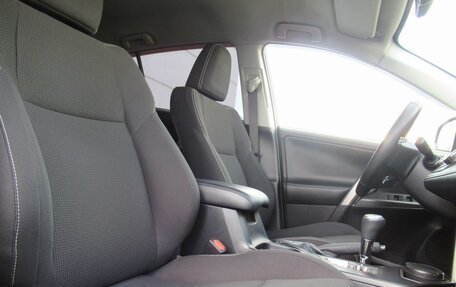 Toyota RAV4, 2018 год, 2 415 000 рублей, 11 фотография