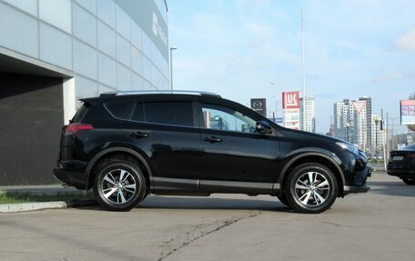 Toyota RAV4, 2018 год, 2 415 000 рублей, 4 фотография