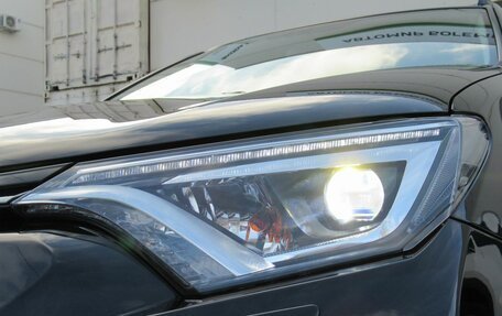 Toyota RAV4, 2018 год, 2 415 000 рублей, 10 фотография