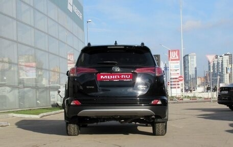 Toyota RAV4, 2018 год, 2 415 000 рублей, 6 фотография