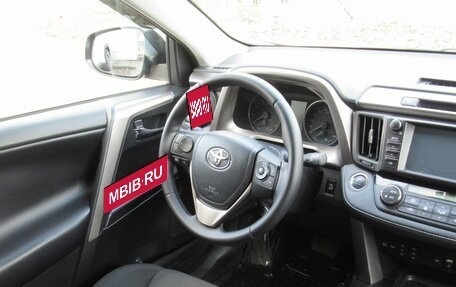 Toyota RAV4, 2018 год, 2 415 000 рублей, 13 фотография