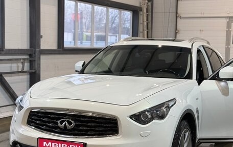 Infiniti FX II, 2010 год, 2 200 000 рублей, 1 фотография