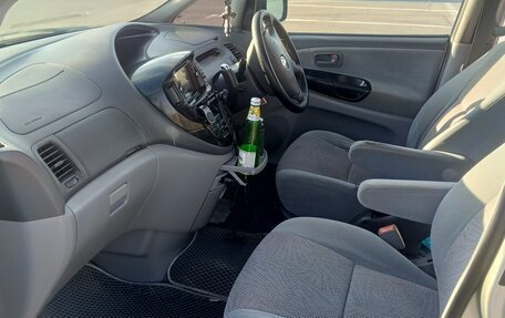 Toyota Estima III рестайлинг -2, 2001 год, 1 100 000 рублей, 16 фотография