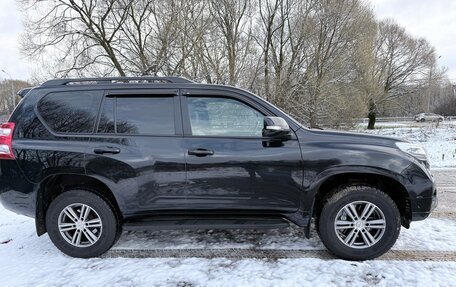 Toyota Land Cruiser Prado 150 рестайлинг 2, 2015 год, 3 599 000 рублей, 14 фотография