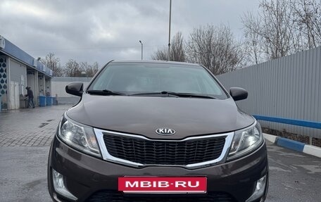 KIA Rio III рестайлинг, 2014 год, 880 000 рублей, 2 фотография