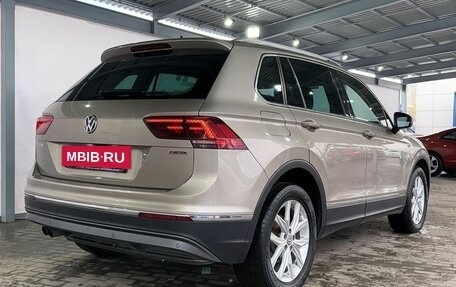 Volkswagen Tiguan II, 2018 год, 2 599 000 рублей, 5 фотография