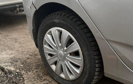 Hyundai Solaris II рестайлинг, 2011 год, 750 000 рублей, 15 фотография