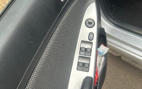 Hyundai Solaris II рестайлинг, 2011 год, 750 000 рублей, 16 фотография