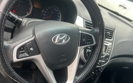 Hyundai Solaris II рестайлинг, 2011 год, 750 000 рублей, 19 фотография