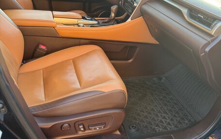 Lexus RX IV рестайлинг, 2019 год, 4 200 000 рублей, 4 фотография