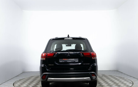 Mitsubishi Outlander III рестайлинг 3, 2017 год, 1 540 000 рублей, 6 фотография