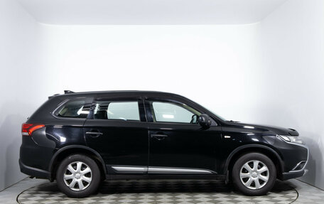 Mitsubishi Outlander III рестайлинг 3, 2017 год, 1 540 000 рублей, 4 фотография