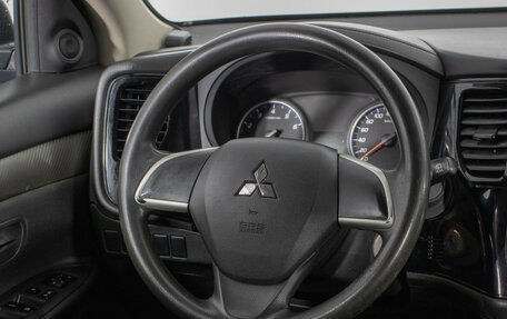 Mitsubishi Outlander III рестайлинг 3, 2017 год, 1 540 000 рублей, 15 фотография