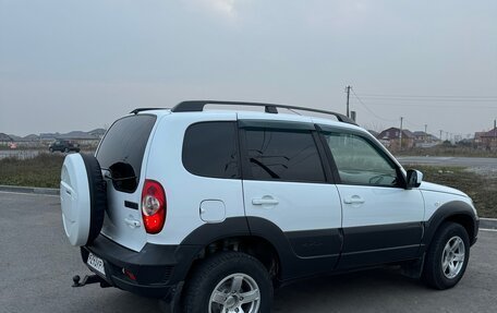 Chevrolet Niva I рестайлинг, 2018 год, 750 000 рублей, 3 фотография