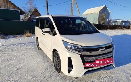 Toyota Noah III, 2020 год, 2 750 000 рублей, 2 фотография
