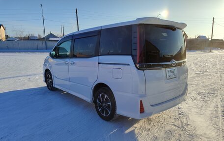 Toyota Noah III, 2020 год, 2 750 000 рублей, 5 фотография