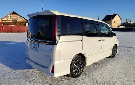 Toyota Noah III, 2020 год, 2 750 000 рублей, 7 фотография