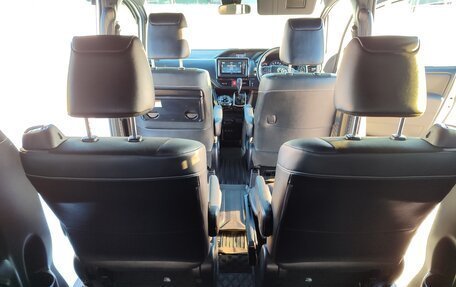 Toyota Noah III, 2020 год, 2 750 000 рублей, 24 фотография