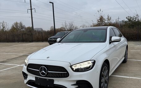 Mercedes-Benz E-Класс, 2022 год, 4 400 000 рублей, 2 фотография