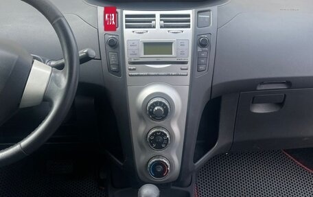 Toyota Yaris III рестайлинг, 2007 год, 770 000 рублей, 9 фотография