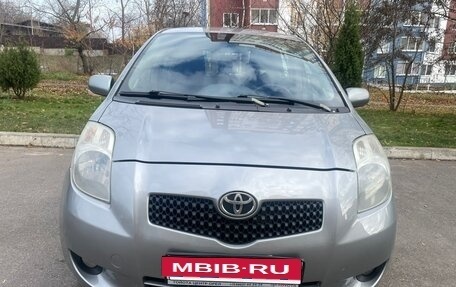 Toyota Yaris III рестайлинг, 2007 год, 770 000 рублей, 2 фотография