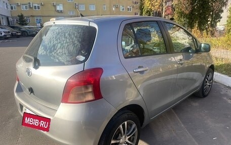 Toyota Yaris III рестайлинг, 2007 год, 770 000 рублей, 4 фотография