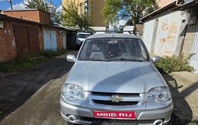 Chevrolet Niva I рестайлинг, 2005 год, 439 999 рублей, 1 фотография