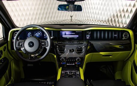 Rolls-Royce Cullinan, 2025 год, 78 000 000 рублей, 24 фотография