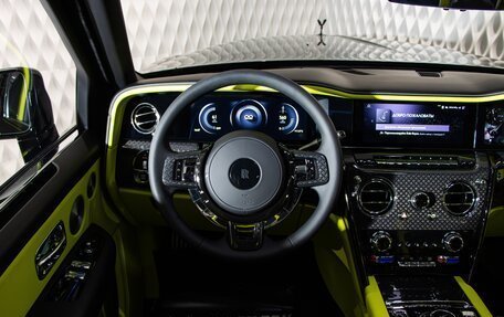 Rolls-Royce Cullinan, 2025 год, 78 000 000 рублей, 29 фотография