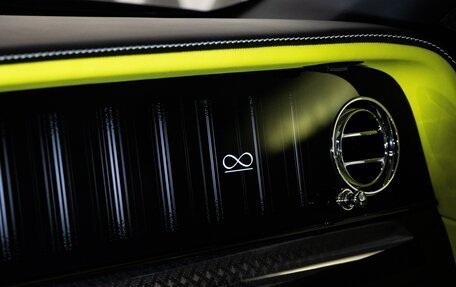 Rolls-Royce Cullinan, 2025 год, 78 000 000 рублей, 31 фотография