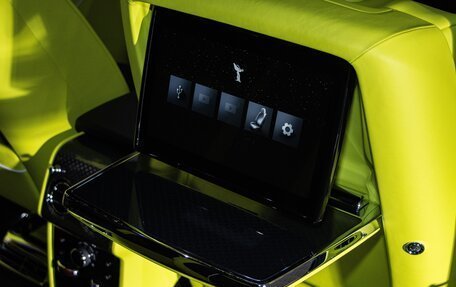 Rolls-Royce Cullinan, 2025 год, 78 000 000 рублей, 28 фотография