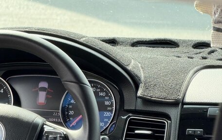 Volkswagen Touareg III, 2011 год, 1 790 000 рублей, 11 фотография