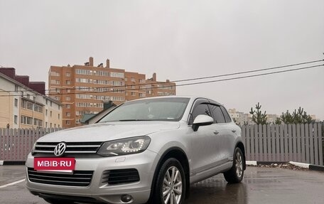 Volkswagen Touareg III, 2011 год, 1 790 000 рублей, 2 фотография