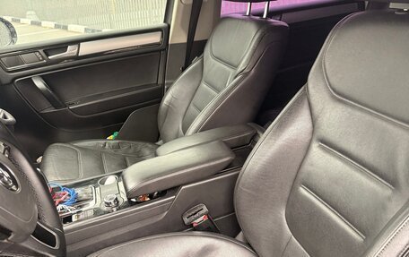 Volkswagen Touareg III, 2011 год, 1 790 000 рублей, 12 фотография