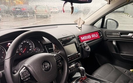 Volkswagen Touareg III, 2011 год, 1 790 000 рублей, 10 фотография