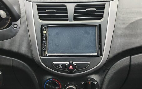 Hyundai Solaris II рестайлинг, 2016 год, 750 000 рублей, 18 фотография