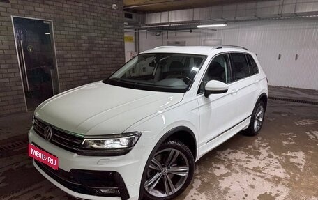 Volkswagen Tiguan II, 2018 год, 3 750 000 рублей, 1 фотография