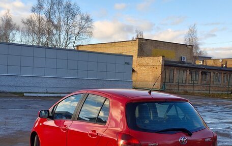 Toyota Yaris III рестайлинг, 2007 год, 530 000 рублей, 5 фотография