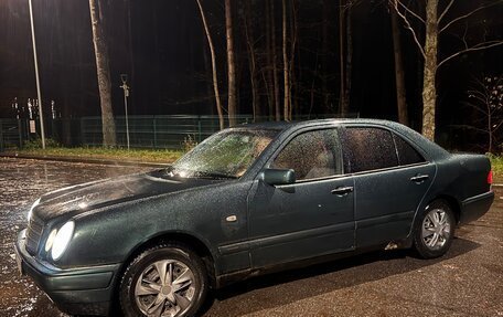 Mercedes-Benz E-Класс, 1996 год, 300 000 рублей, 3 фотография