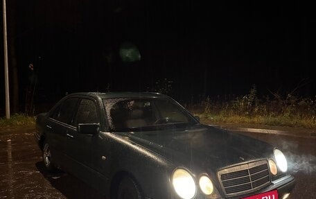 Mercedes-Benz E-Класс, 1996 год, 300 000 рублей, 4 фотография