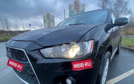 Mitsubishi Outlander III рестайлинг 3, 2010 год, 880 000 рублей, 2 фотография