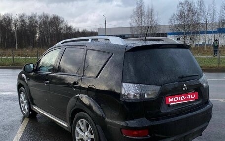 Mitsubishi Outlander III рестайлинг 3, 2010 год, 880 000 рублей, 4 фотография