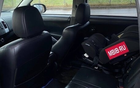 Mitsubishi Outlander III рестайлинг 3, 2010 год, 880 000 рублей, 7 фотография